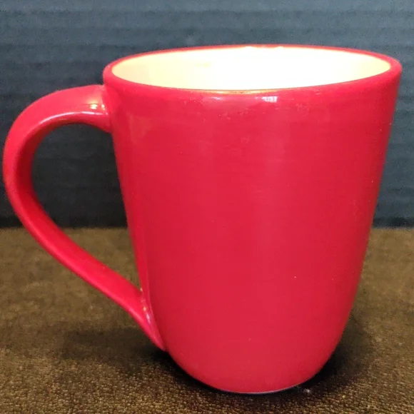 Hallmark heart "hugs & kisses" mug - Picture 4 of 15